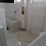 Schoene Einliegerwohnung In *