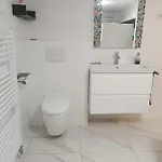 דירה Schoene Einliegerwohnung In *