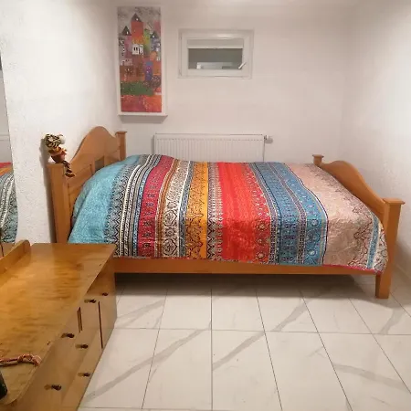 Schoene Einliegerwohnung In 아파트