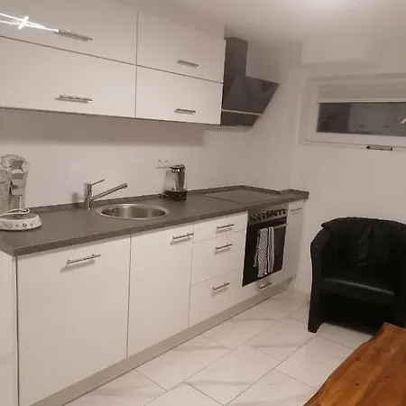 Schoene Einliegerwohnung In Apartamento