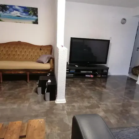 Schoene Einliegerwohnung In 아파트 헤힝겐