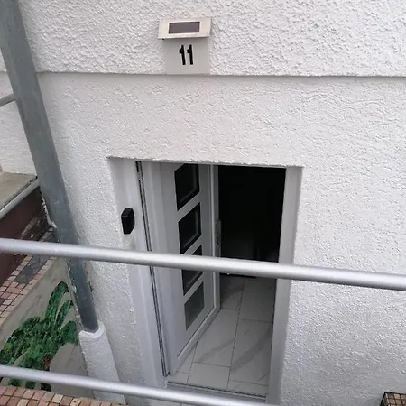 Schoene Einliegerwohnung In Apartamento
