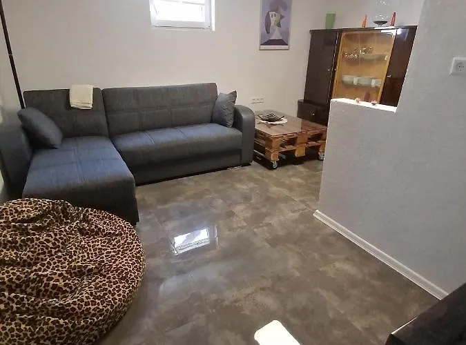 Schoene Einliegerwohnung In Apartment *